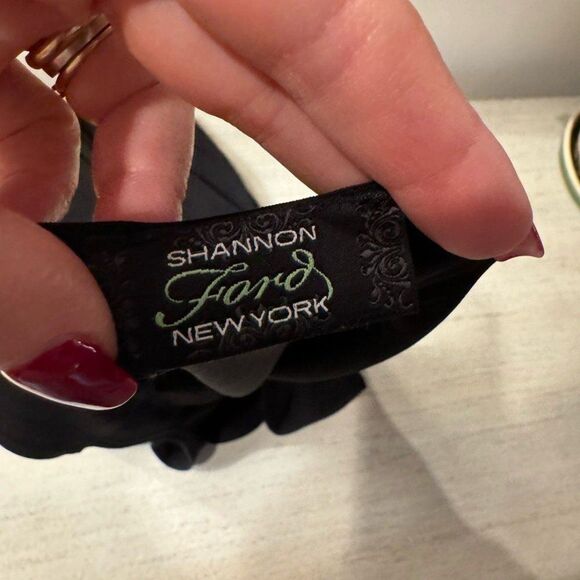 Elegant Black Tank Top (med) - Picture 4 of 4